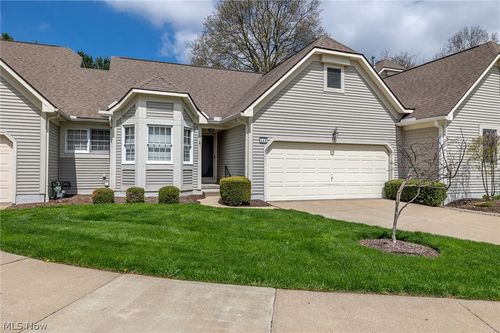 440 Shannon Dr, Wadsworth, OH, 44281-4607 | Card Image