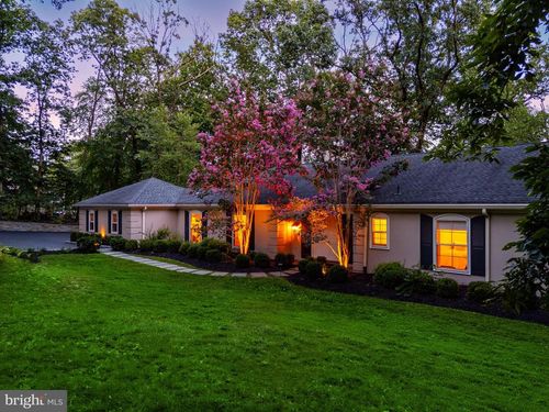 1749 Forge Mountain Dr, PHOENIXVILLE, PA, 19460-4628 | Card Image
