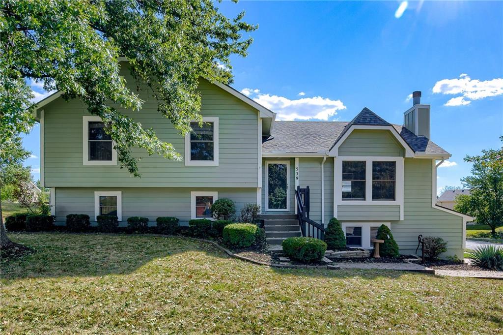 Lauren St, Liberty, MO 64068