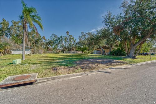 7017 13th Street E, SARASOTA, FL, 34243 | Card Image