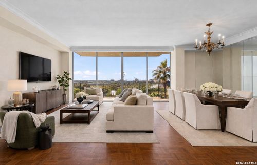 apt-301-700 E Hildebrand Ave, San Antonio, TX, 78212-2529 | Card Image