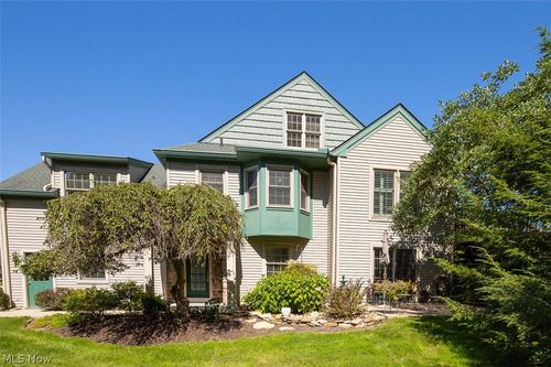878 Hampton Court, Sagamore Hills, OH, 44067 | Card Image