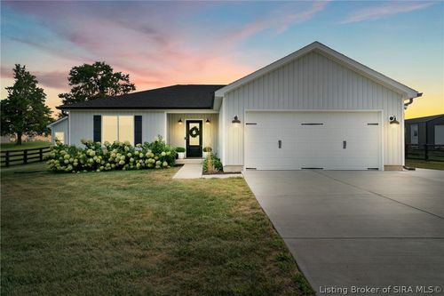 8215 Salem Church Rd, Charlestown, IN, 47111-9262 | Card Image