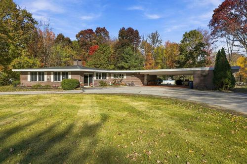 10 Farmer Road, Hooksett, NH, 03106 | Card Image