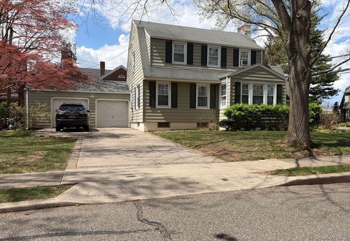 8 Chester Avenue, Hempstead, NY, 11530 | Card Image