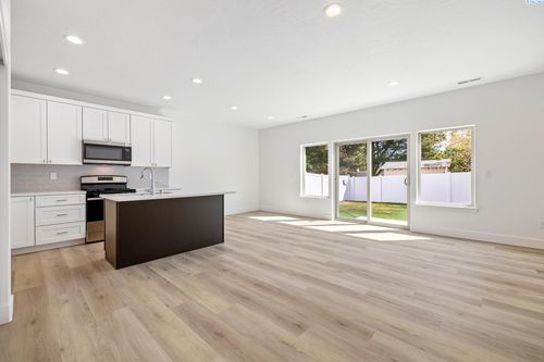 1163 S Underwood Pl, Kennewick, WA, 99337-4093 | Card Image