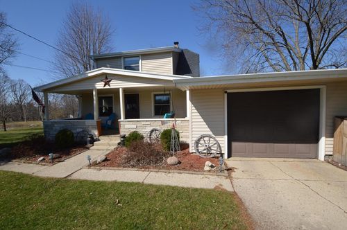 10063 S Chicago Road, Oak Creek, WI, 53154 | Card Image