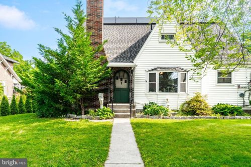 225 E State St, COOPERSBURG, PA, 18036-2103 | Card Image