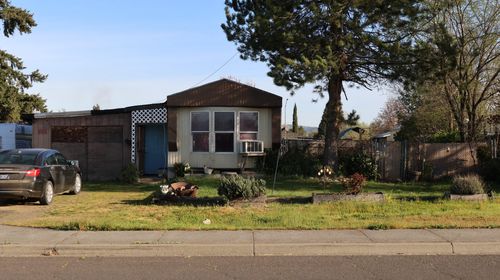 2799 Avenue A, White City, OR, 97503 | Card Image