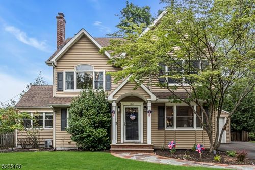 1545 Martine Ave, Scotch Plains, NJ, 07076-2952 | Card Image