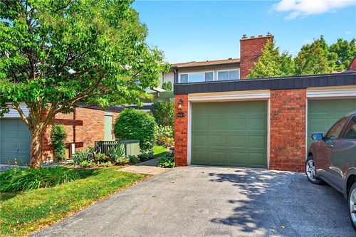 4-1552 Kerns Rd, Burlington, ON, L7P3A7 | Card Image