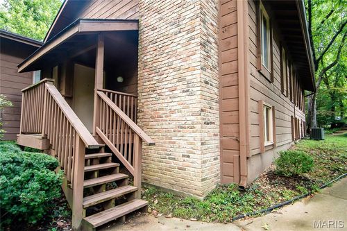 1590 Autumn Leaf Dr, Ballwin, MO, 63021-7612 | Card Image