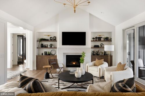 5720 57th Pl N, Lake Elmo, MN, 55042-4530 | Card Image