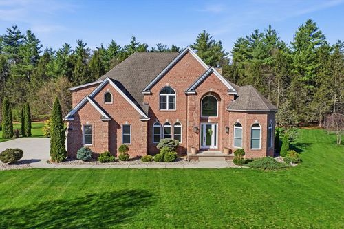 9 Nicholas Ln, Southampton, MA, 01073-4901 | Card Image