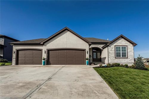 15475 W 172nd Ct, Olathe, KS, 66062-7547 | Card Image