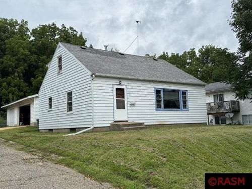 1110 S Washington Ave, Saint Peter, MN, 56082-1522 | Card Image