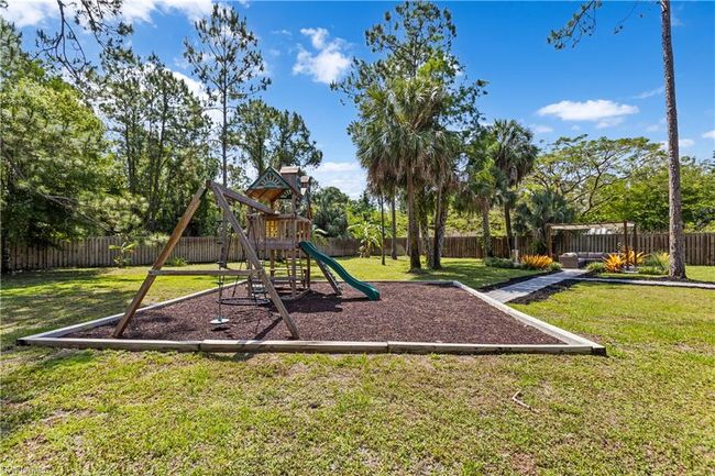 1298 23rd St Sw, House other with 3 bedrooms, 2 bathrooms and null parking in Naples FL | Image 27