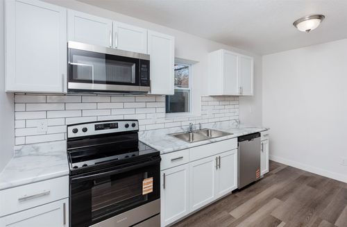 913 E 23rd Street, Des Moines, IA, 50317 | Card Image