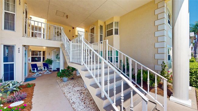 402 Grove Isle Cir, Condo with 2 bedrooms, 2 bathrooms and null parking in Vero Beach FL | Image 5