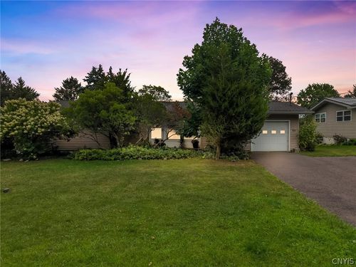217 Wynnfield Dr, Syracuse, NY, 13219-2924 | Card Image