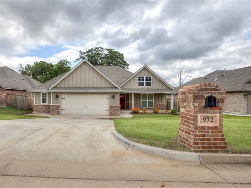 972 Tim Holt Dr, Harrah, OK, 73045-9196 | Card Image