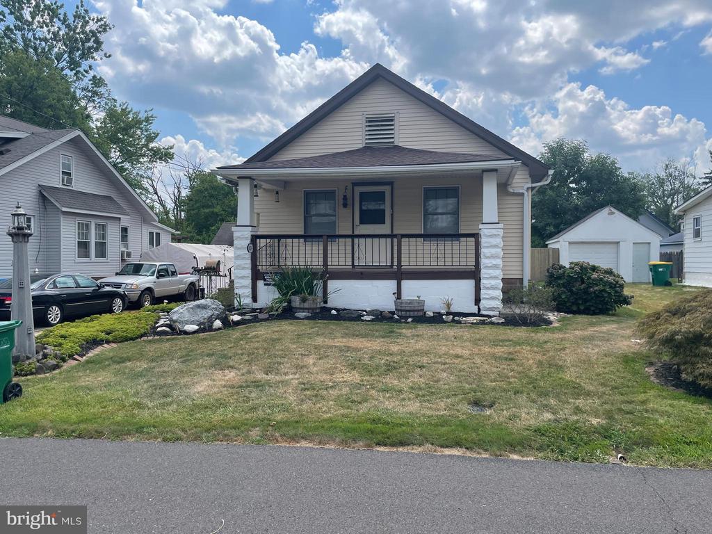 Locust Ave, Bensalem, PA 19020