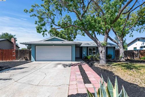 732 Yolo Way, Livermore, CA, 94551-1668 | Card Image