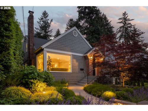 203 Sw Kingston Ave, Portland, OR, 97205-5842 | Card Image