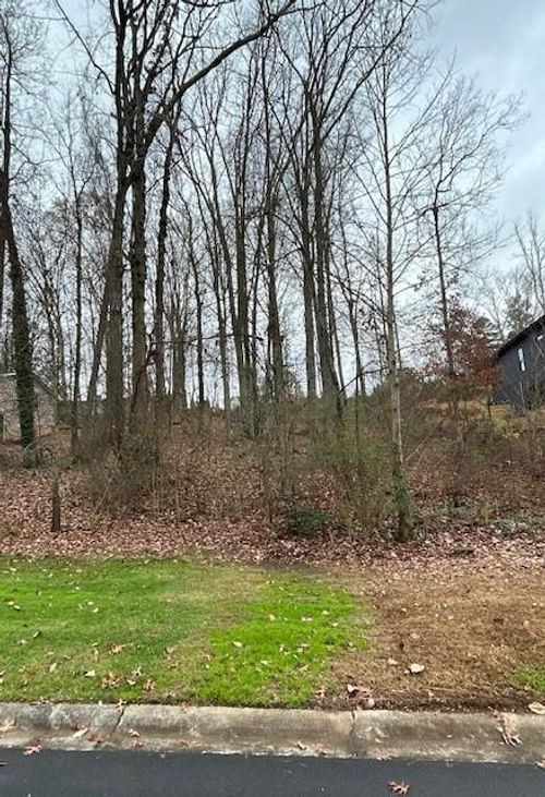 4292 Lindsey Way Ne, Roswell, GA, 30075-1642 | Card Image