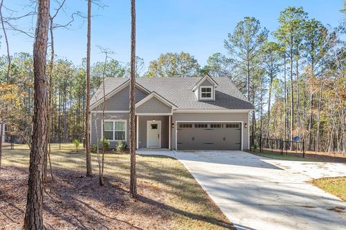 211 Dorsey Dr, Hamilton, GA, 31811-6814 | Card Image