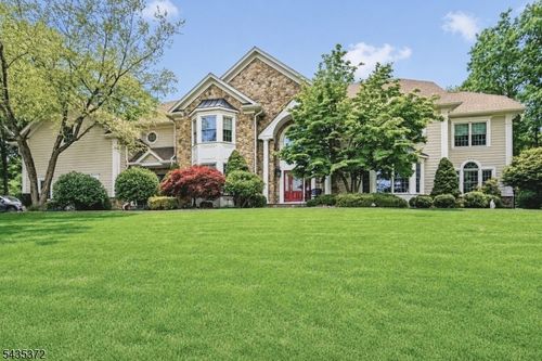 4 Winthrop Gait Rd, Sparta, NJ, 07871-3035 | Card Image