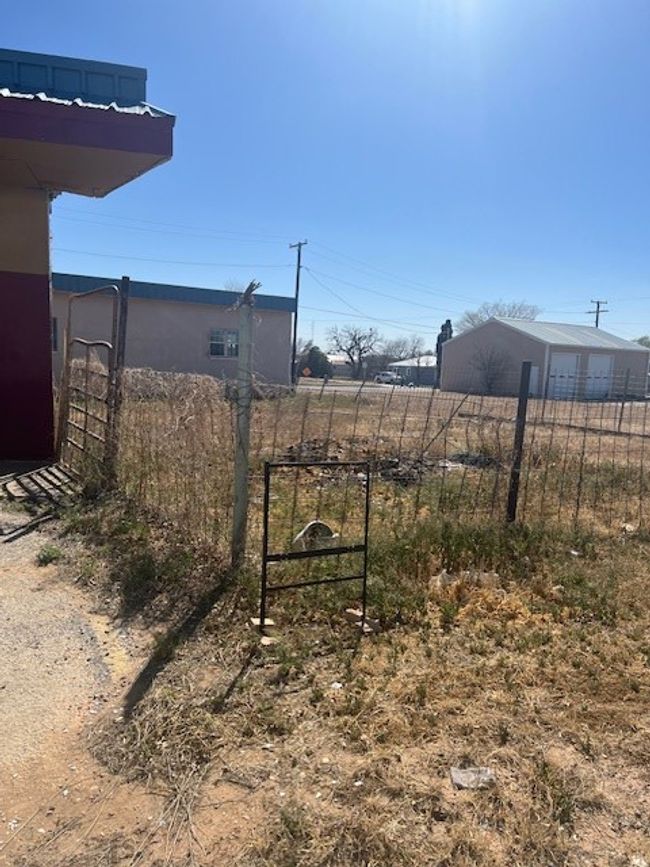 606 Coliseum Dr, Home with 0 bedrooms, 0 bathrooms and null parking in Snyder TX | Image 5