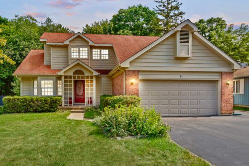 11 Woodhead Dr, Lake Villa, IL, 60046-8683 | Card Image