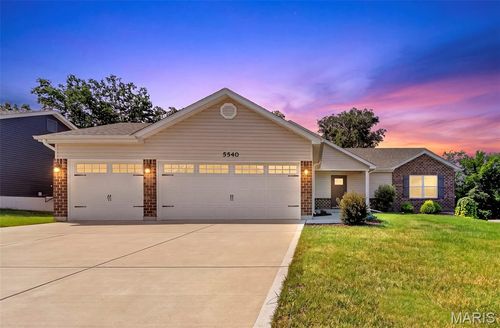 5540 Autumn Trace Pkwy, Wentzville, MO, 63385-3919 | Card Image