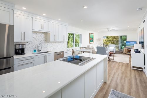 apt-303-333 4th Ave S, NAPLES, FL, 34102-6390 | Card Image