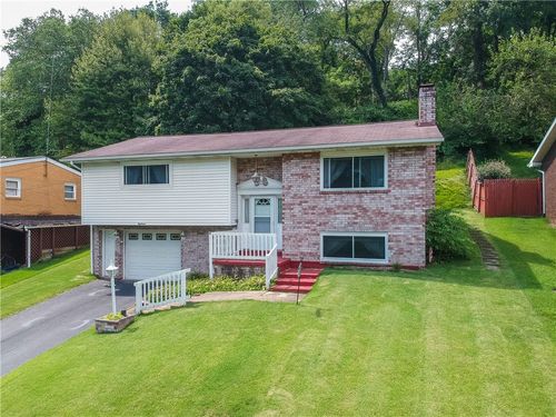 618 Hillcrest Dr, Ellwood City, PA, 16117-1329 | Card Image