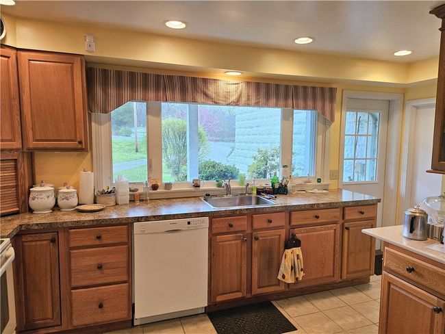 657 Kiester Rd, House other with 3 bedrooms, 2 bathrooms and 3 parking in Slippery Rock PA | Image 10