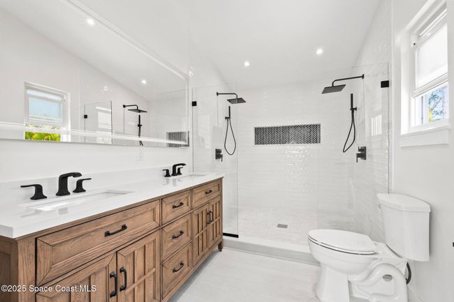 9670 Riverview Dr, House other with 4 bedrooms, 3 bathrooms and null parking in Sebastian FL | Image 7