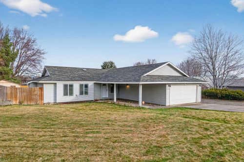 2306 W 37th Ave, Kennewick, WA, 99337-3117 | Card Image