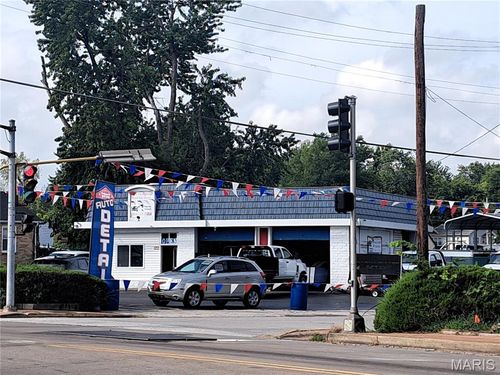 3115 Woodson Rd, Breckenridge Hills, MO, 63114-4714 | Card Image