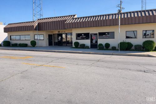 215 E 18th St, Bakersfield, CA, 93305-5608 | Card Image