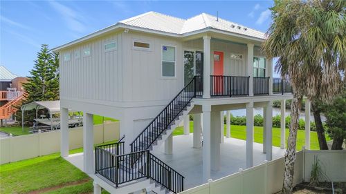 1625 S Wallace Pt, Crystal River, FL, 34429-8582 | Card Image