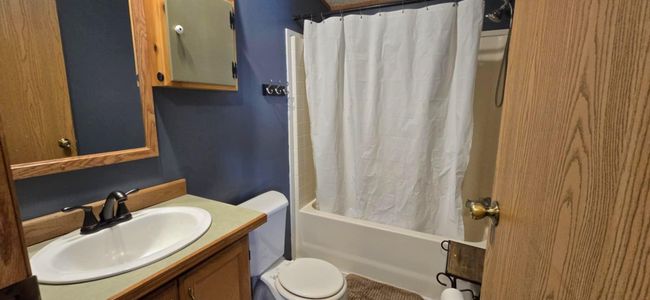 Bathroom .jpg | Image 15