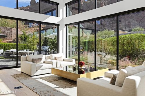 5841 N Echo Canyon Cir, Phoenix, AZ, 85018-1243 | Card Image