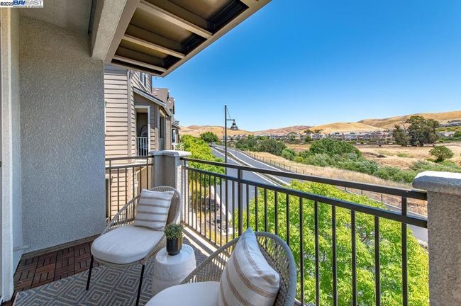 7018 Stags Leap Ln, Condo with 2 bedrooms, 3 bathrooms and 2 parking in Dublin CA | Image 30