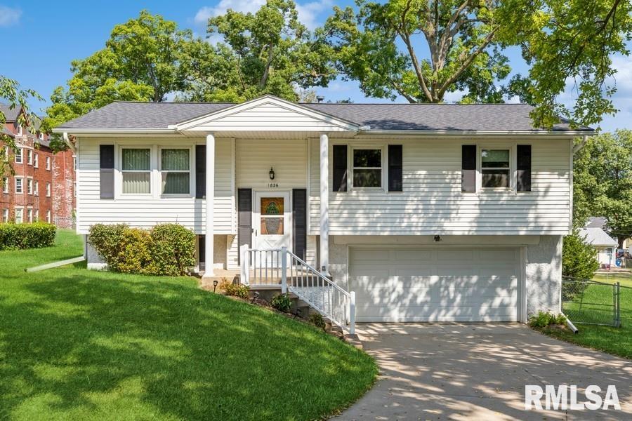 Glendale Rd, Clinton, IA 52732
