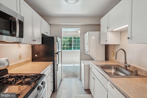 apt-203-1541 Colonial Dr, WOODBRIDGE, VA, 22192-2441 | Card Image