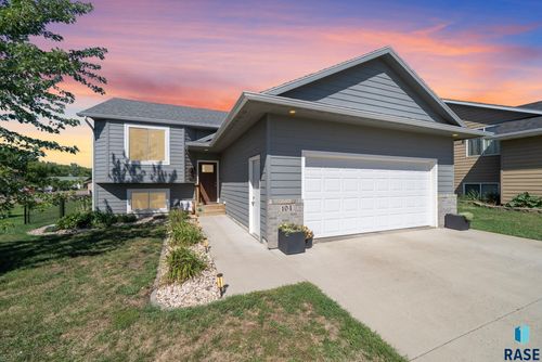 104 Dakota Cir Circle, Valley Springs, SD, 57068 | Card Image