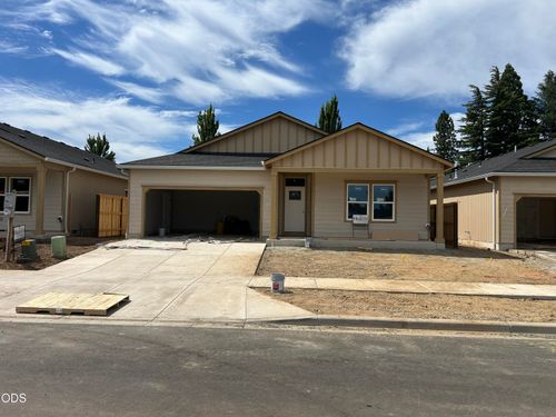 2223 Piazza Drive, Medford, OR, 97501 | Card Image