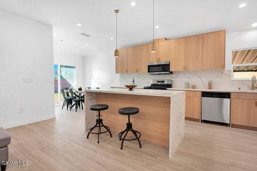 14868 Envoy St, Sylmar, CA, 91342-5417 | Card Image